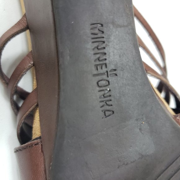 Minnetonka Low Wedge Heels Dark Brown 8 - Picture 2 of 7